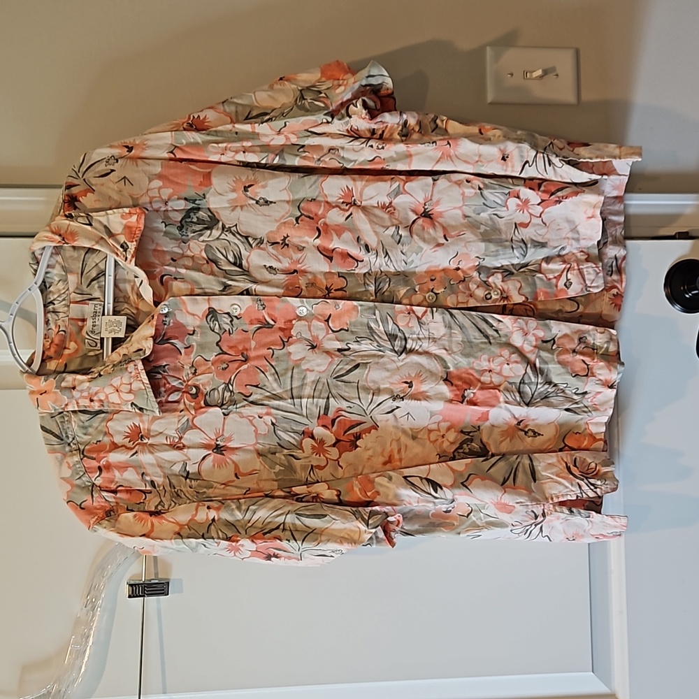 103 EUC DRESSBARN TOP